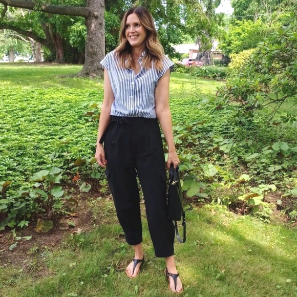 Linen-blend black cargo pants, Banana Republic, Small - Picture 2 of 2